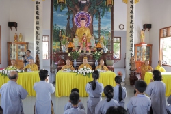 Phật giáo huyện Ninh Hải tổ chức khóa tu Bát Quan Trai