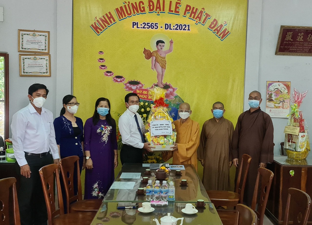 Ninh Thuận: Lãnh đạo chính quyền thăm và chúc mừng Ban Trị sự tỉnh 40 năm thành lập và phát triển